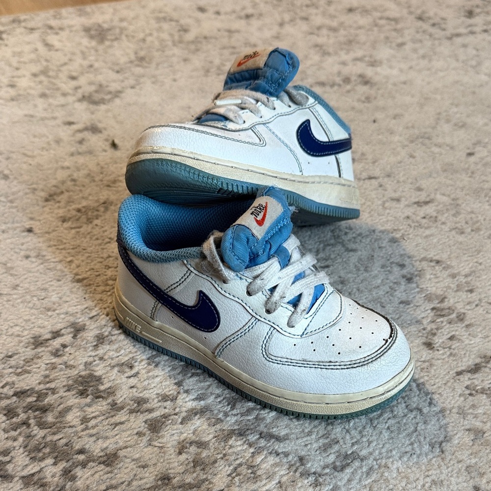 Nike AF1 Kids White and Navy Sneakers